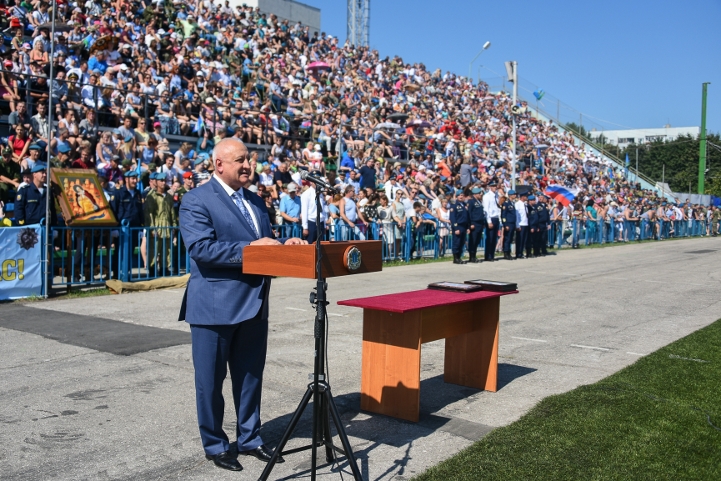 kopiya-bakae-pozdravlyaet-vdv