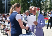 Вручение дипломов выпускникам Ульяновского института гражданской авиации имени Главного маршала авиации Б. П. Бугаева