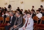 В числе почетных гостей - учитель истории Юрий Латышев и краевед Жорес Трофимов