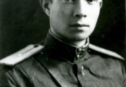 В 1943 г.