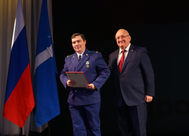 s-prokuraturoj
